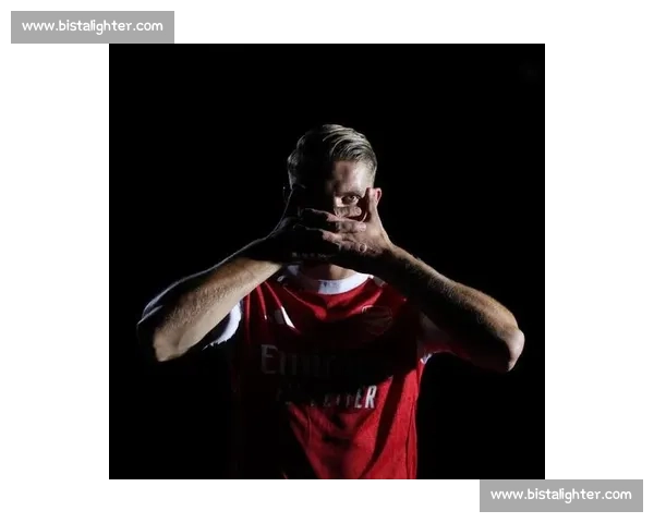 克拉滕伯格点醒哲凯赖什:英超对抗是常态,适应判罚是关键