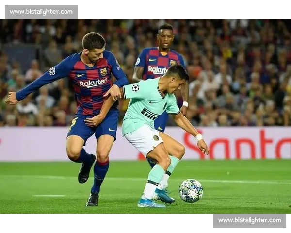 库巴西双线逆足闯关：巴萨与国家队的左中卫答卷